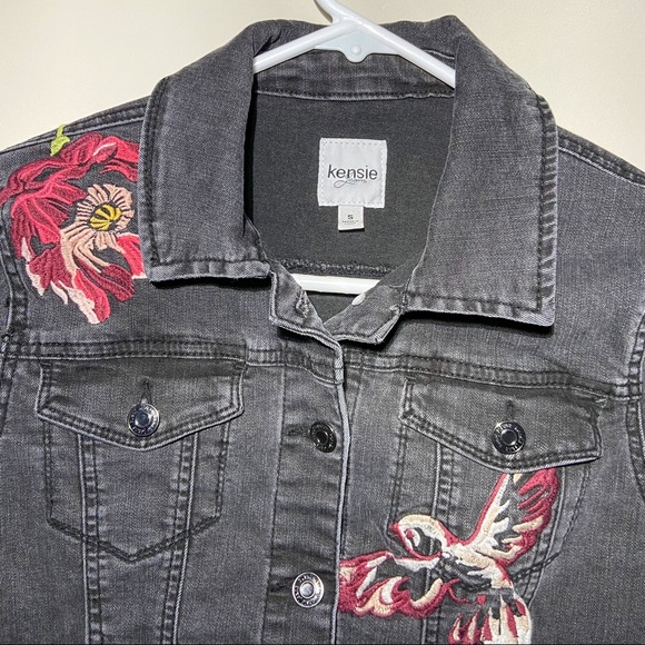 Kensie Jeans | Womens Junior Black Washed Embroidered Floral Jean Jacket Girly - Picture 3 of 6